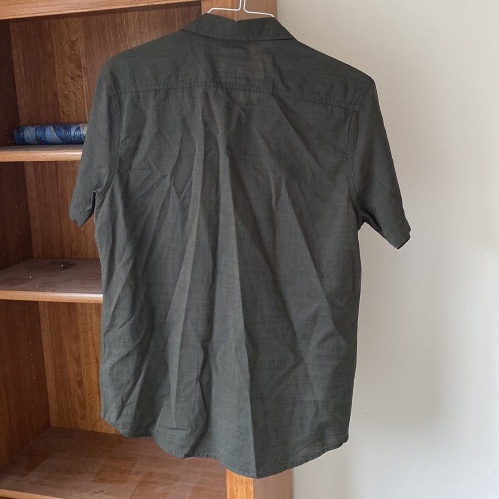 Levi’s button down - Picture 2 of 3